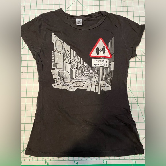 Star Wars Low Flying Ships Death Star Shirt - Picture 1 of 6